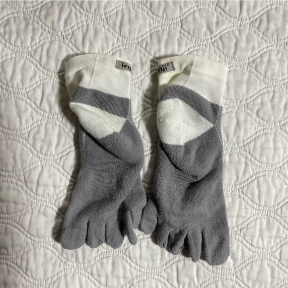 Injinji Men's Run Midweight Mini Crew Toe Socks - Picture 2 of 3